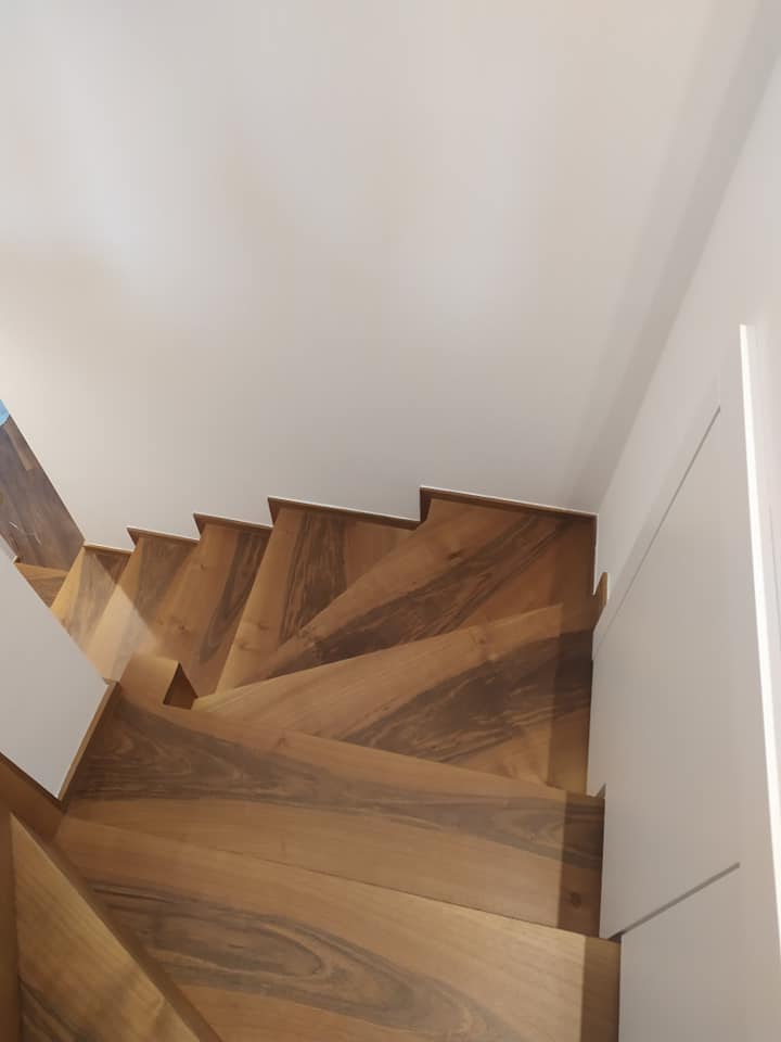 Scala rivestita in parquet